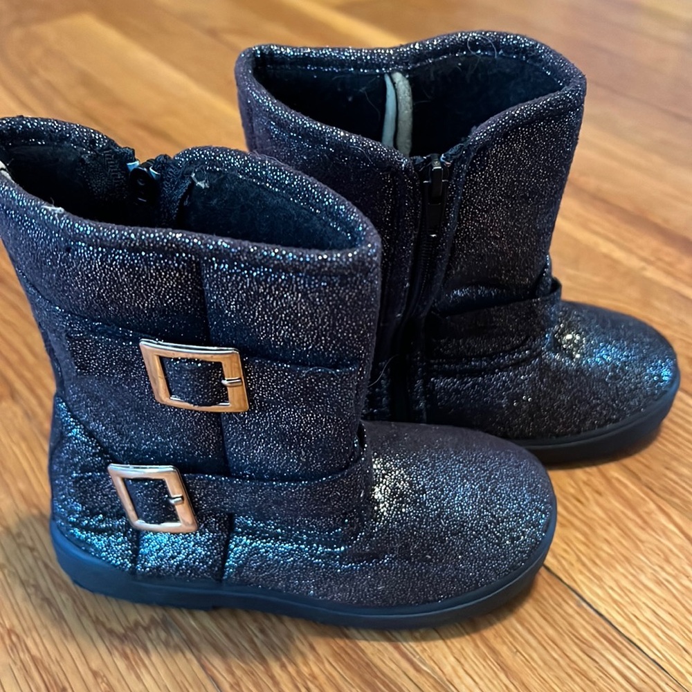 3/$12 Unbranded Black Metallic Buckle Boots (10)